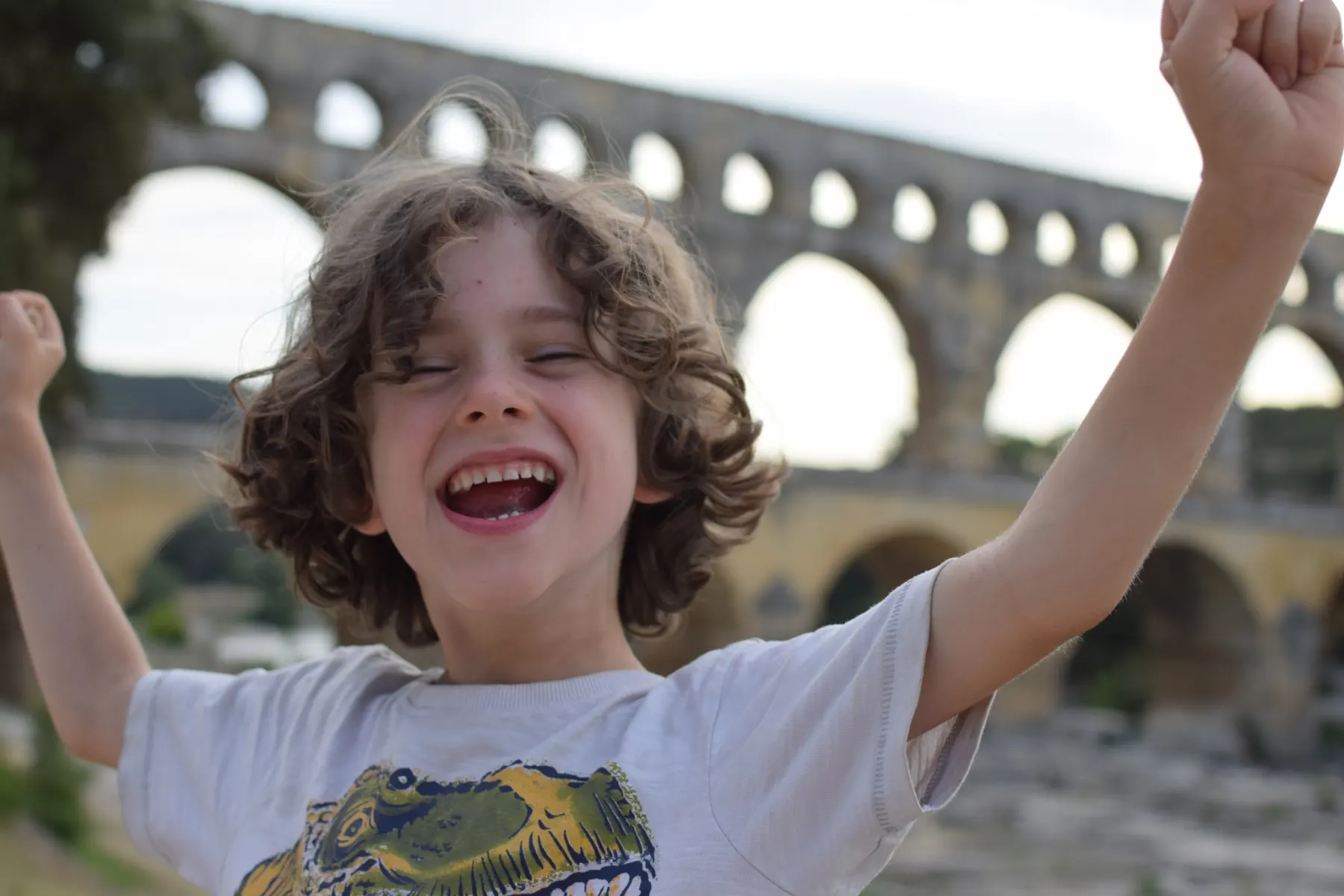 Les enfants découvrent le Pont du Gard et son histoire fascinante