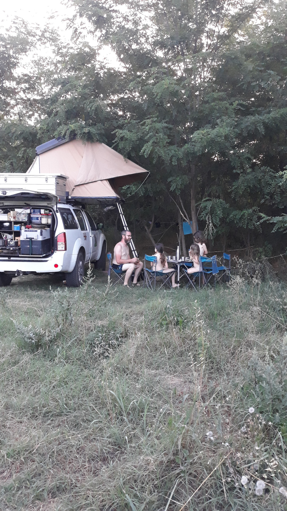 Un spot de rêve au bord de la Cèze près de Goudargues, parfait pour se détendre en famille.