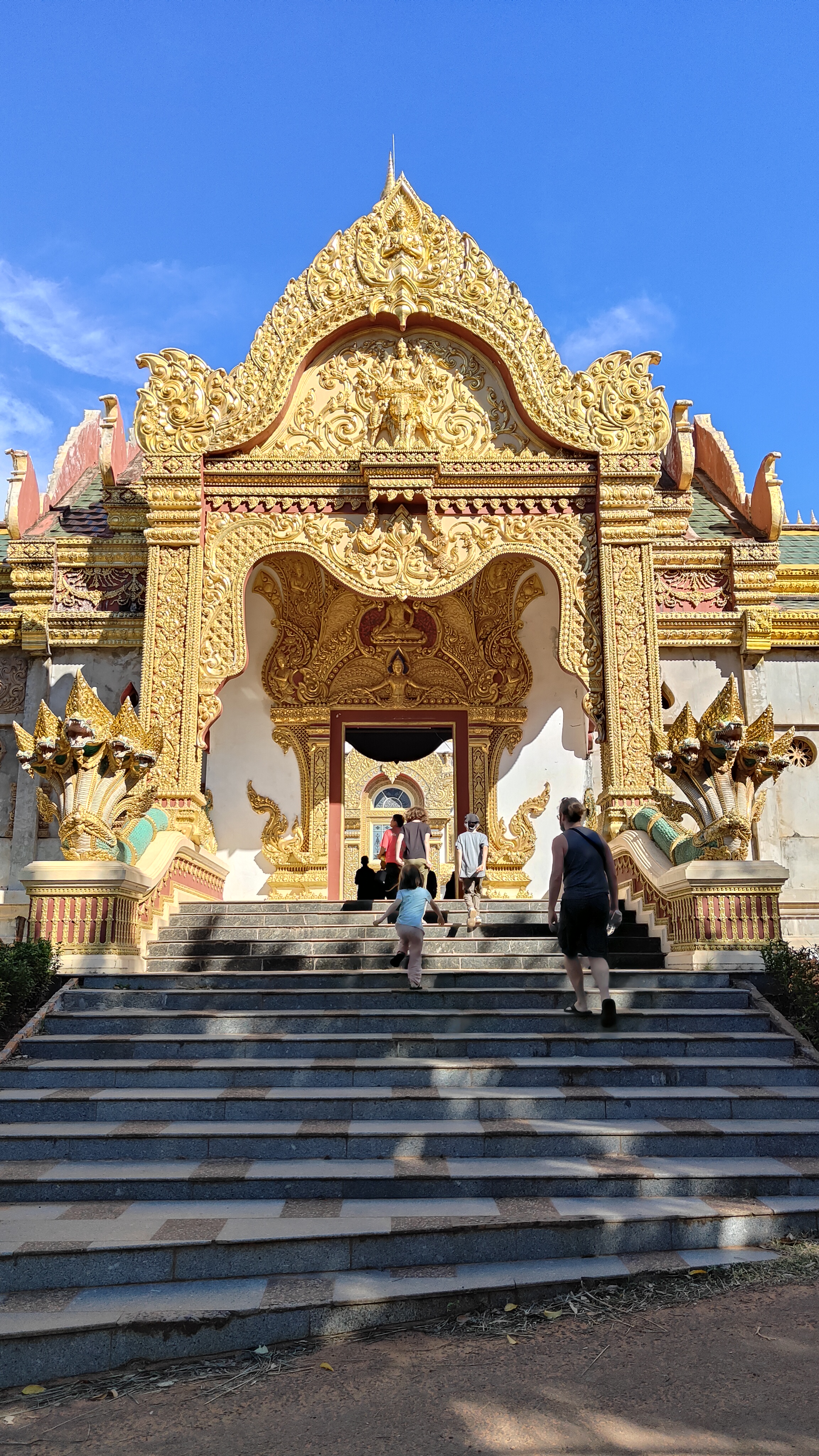 Phra Maha Chedi Si Chai Mongkhon