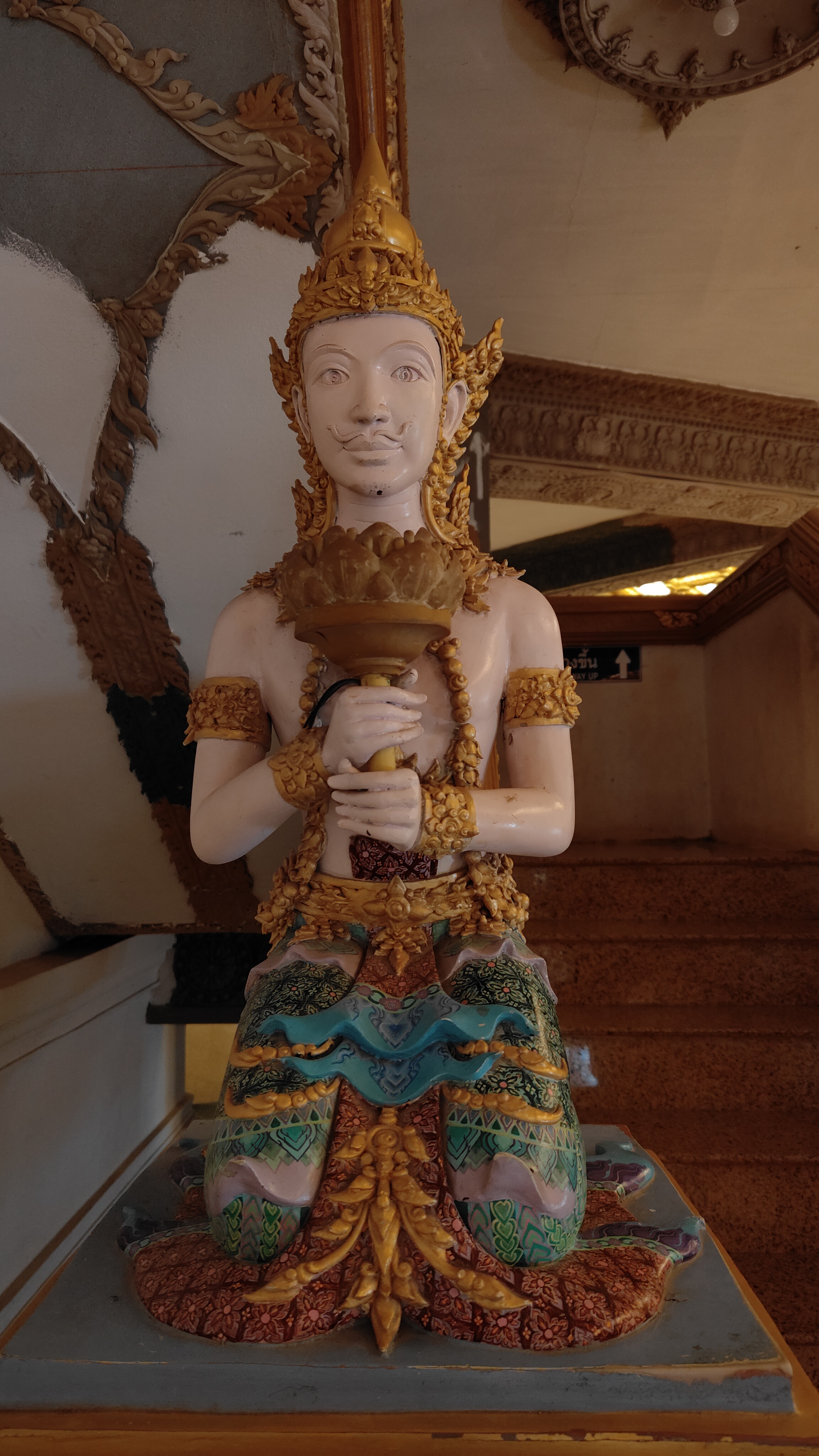 Phra Maha Chedi Si Chai Mongkhon