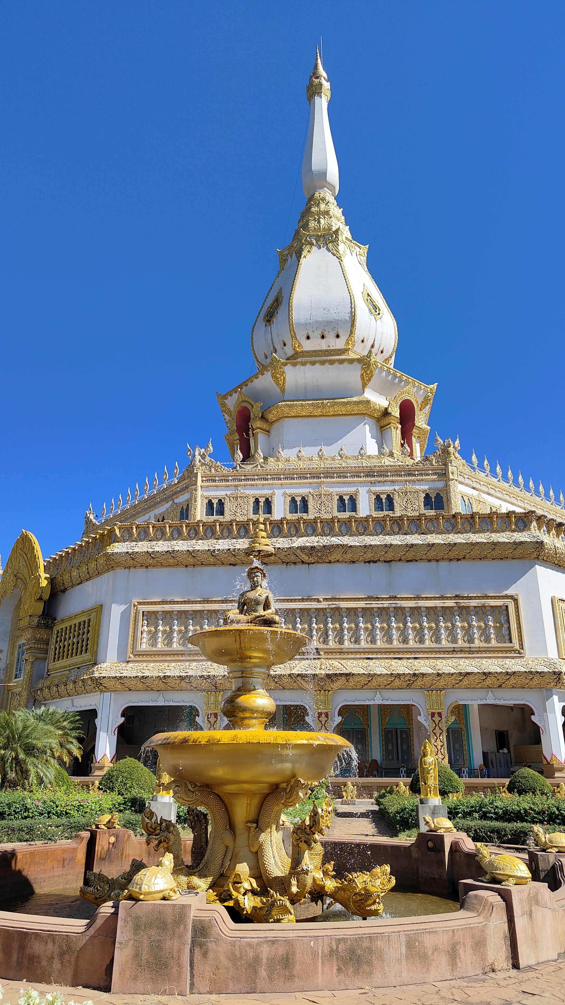Phra Maha Chedi Si Chai Mongkhon