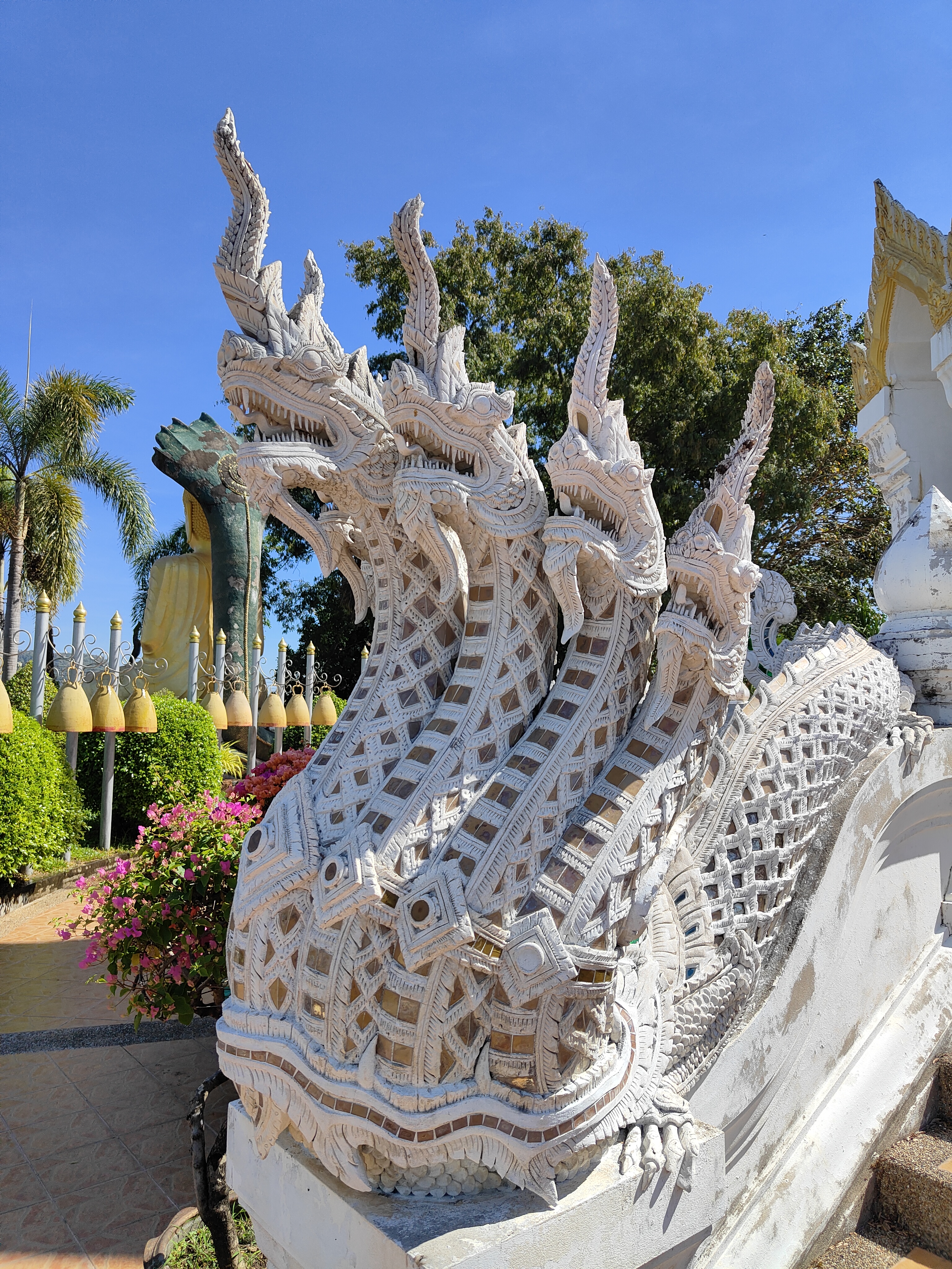 Wat Tham Khuha Sawan