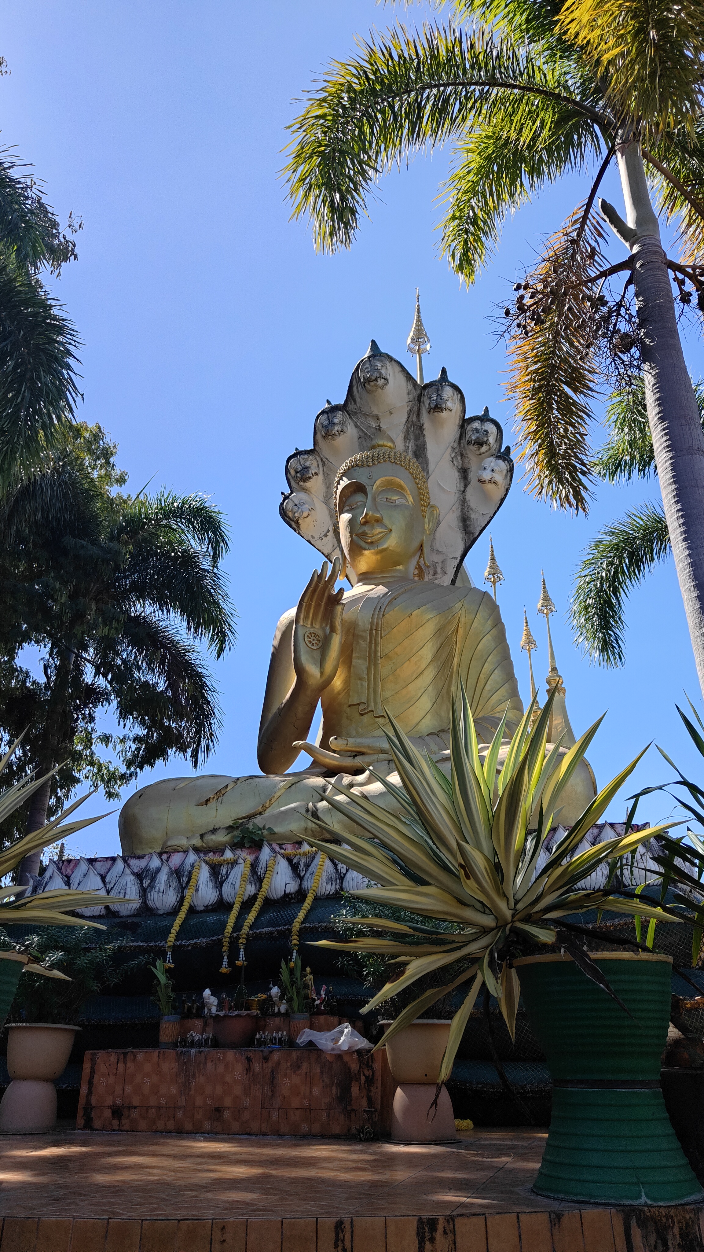 Wat Tham Khuha Sawan