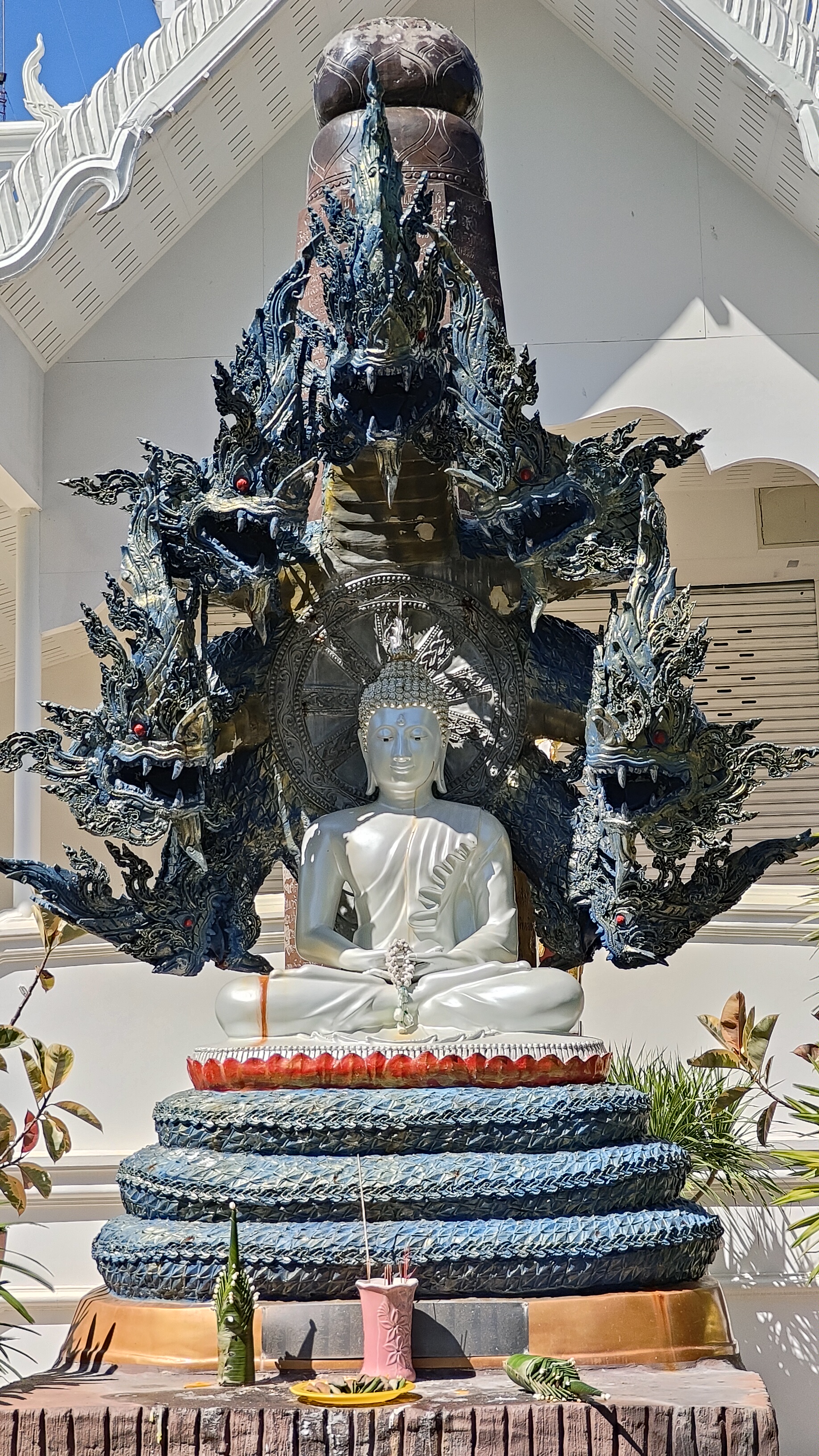 Wat Tham Khuha Sawan