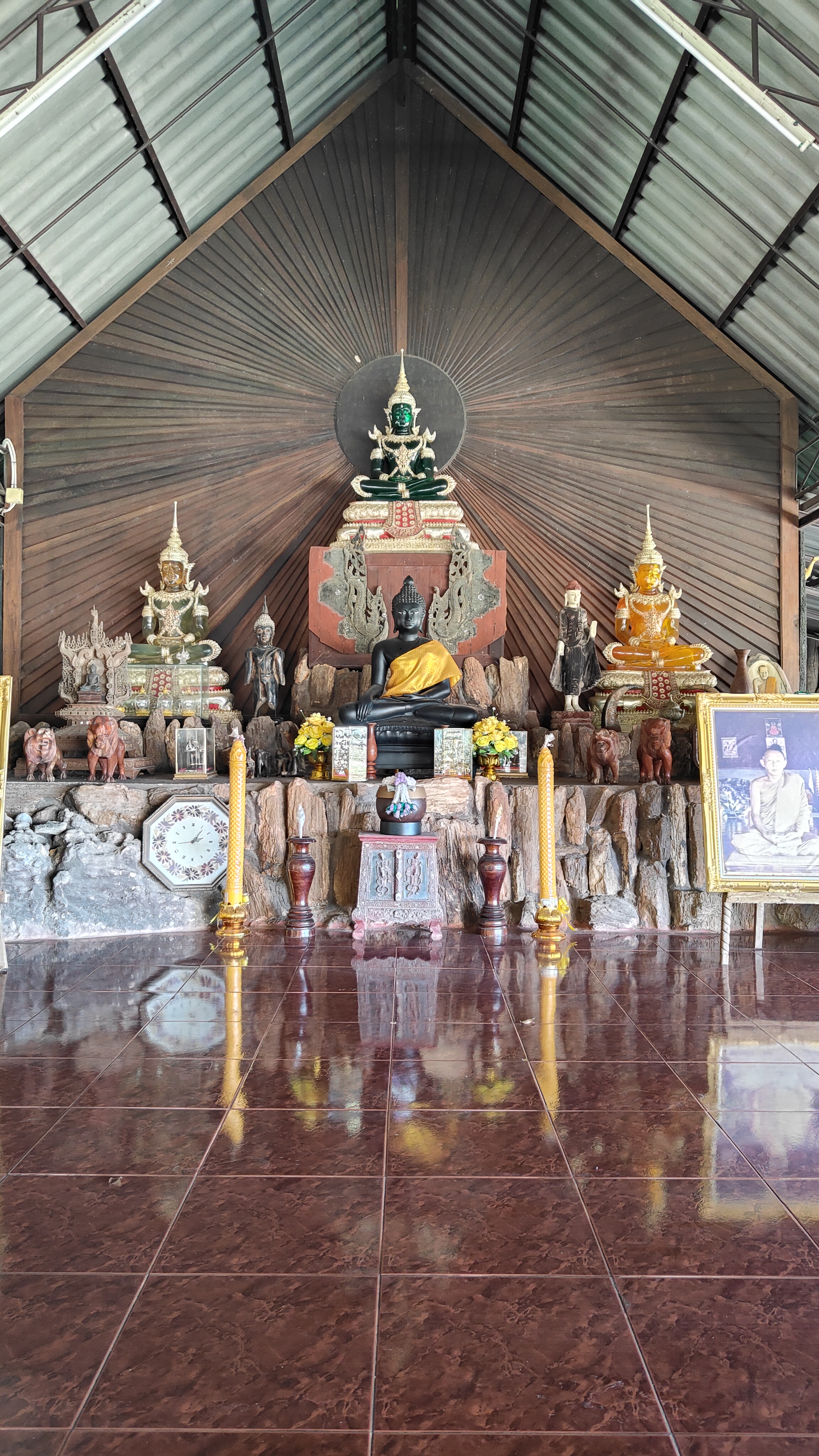 Wat Sirindhorn Wararam