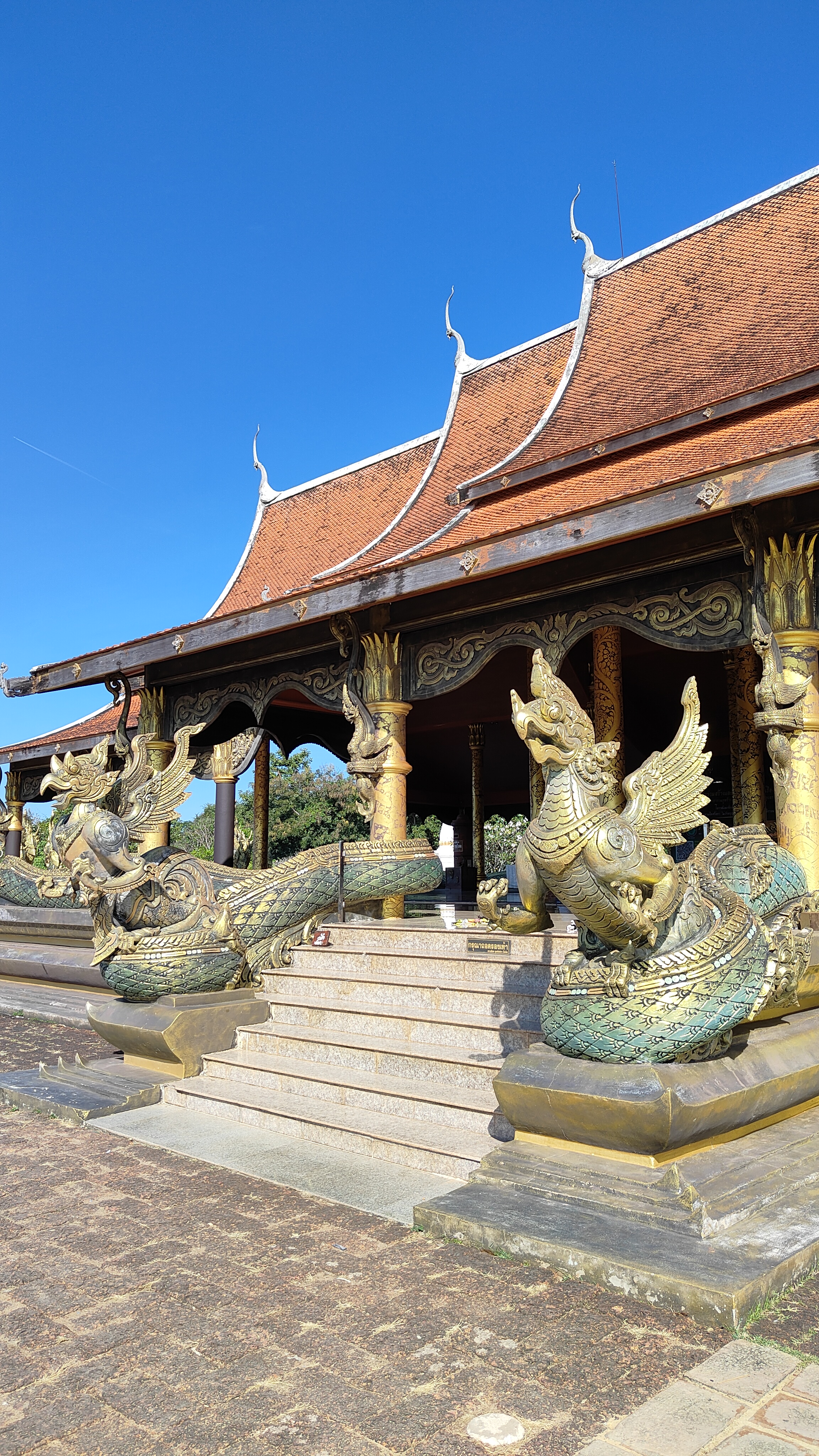 Wat Sirindhorn Wararam