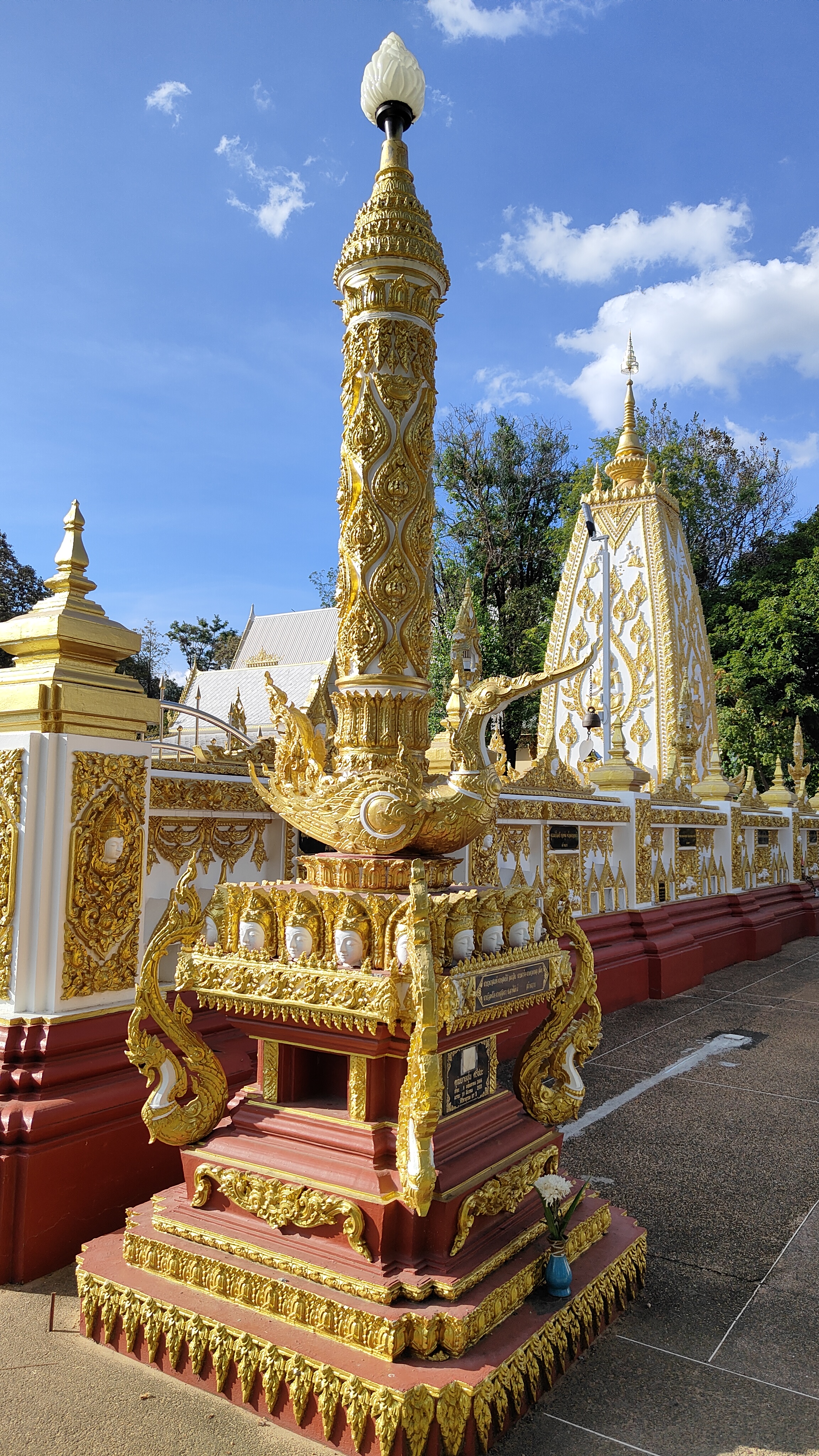 temple Wat Phra That Nong Bua