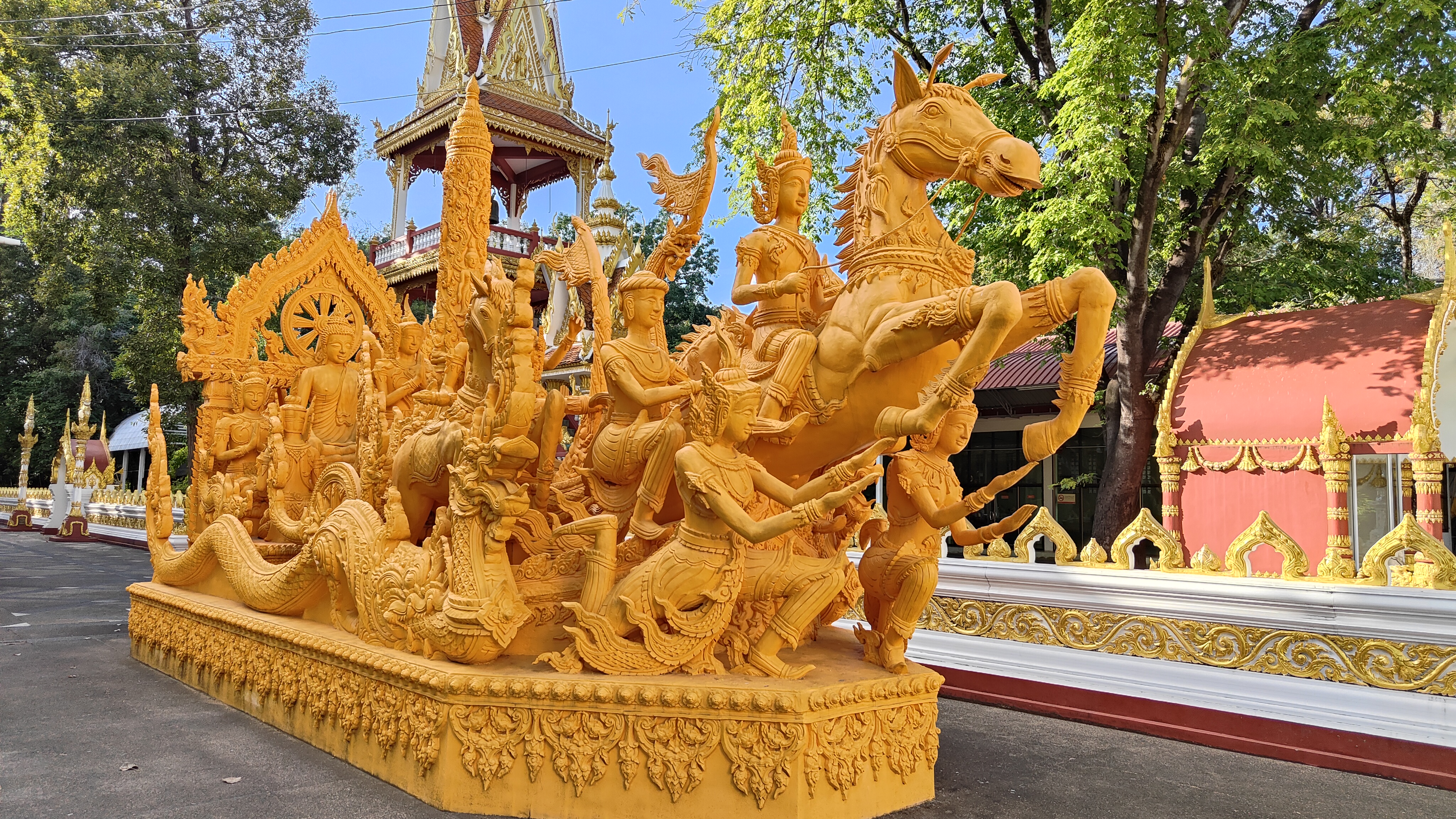 temple Wat Phra That Nong Bua