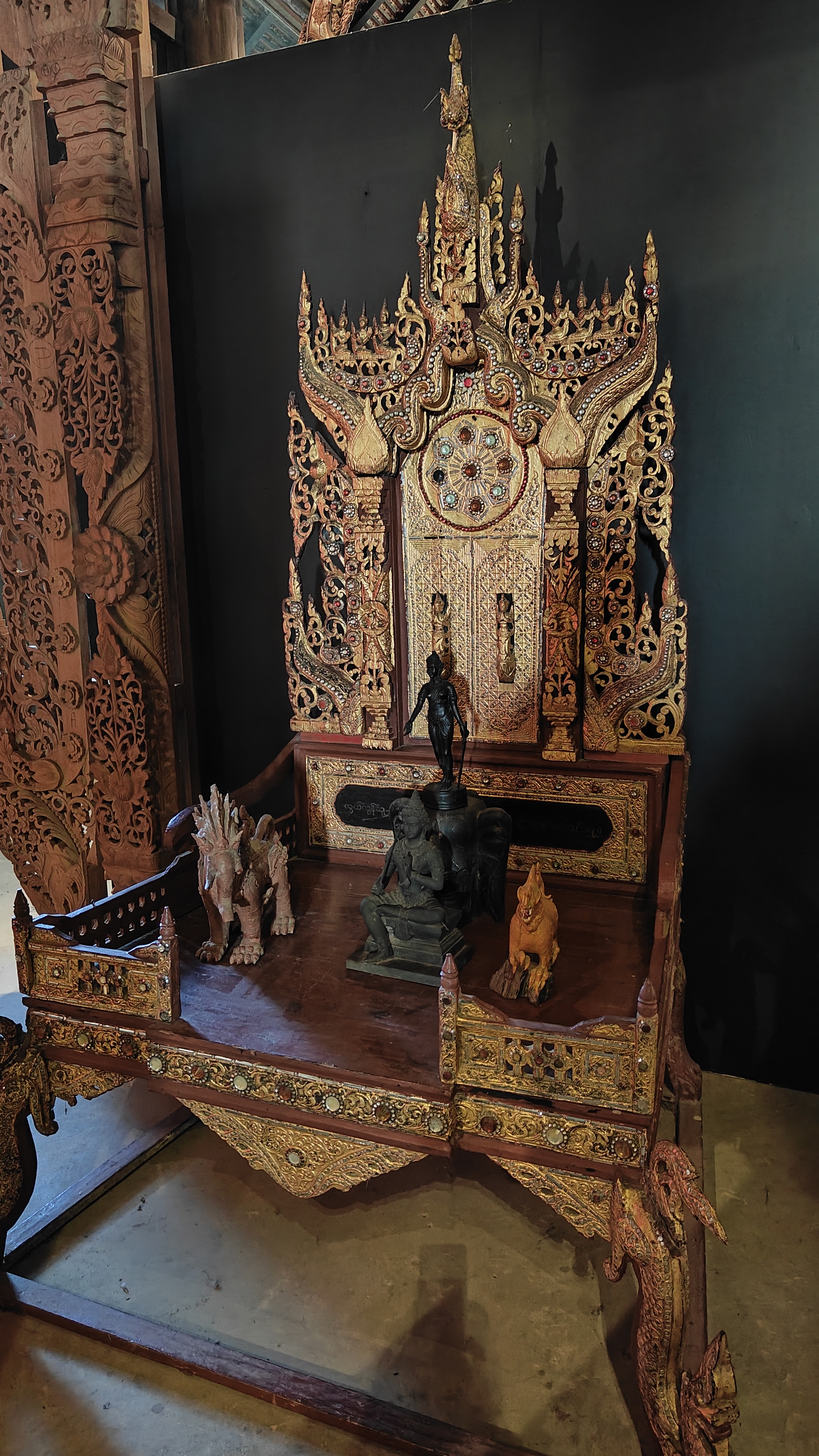 Temple noir - Chiang Rai