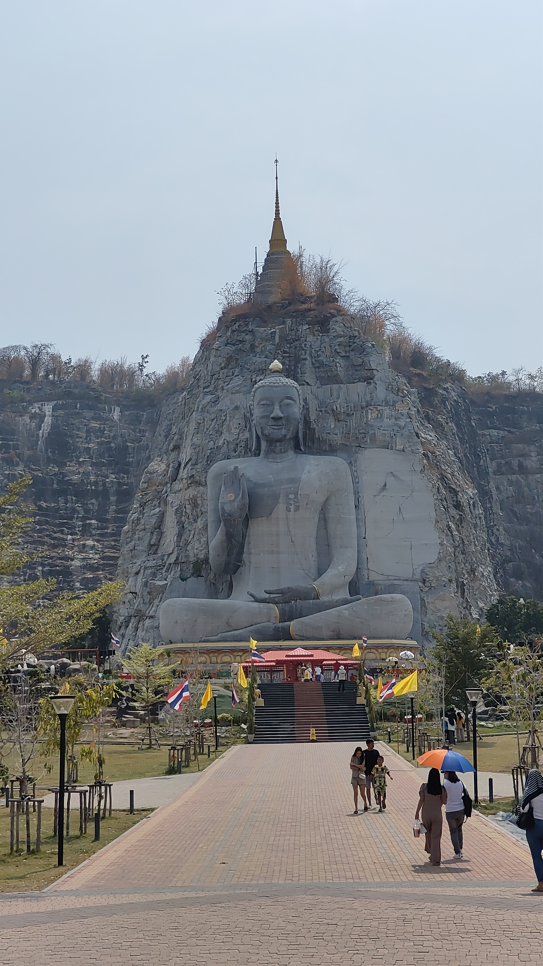 Wat Khao Tham Thiam