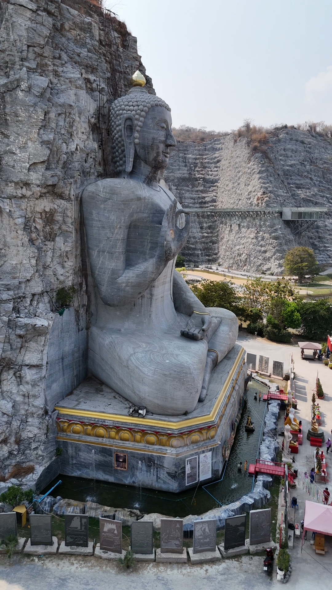 Wat Khao Tham Thiam
