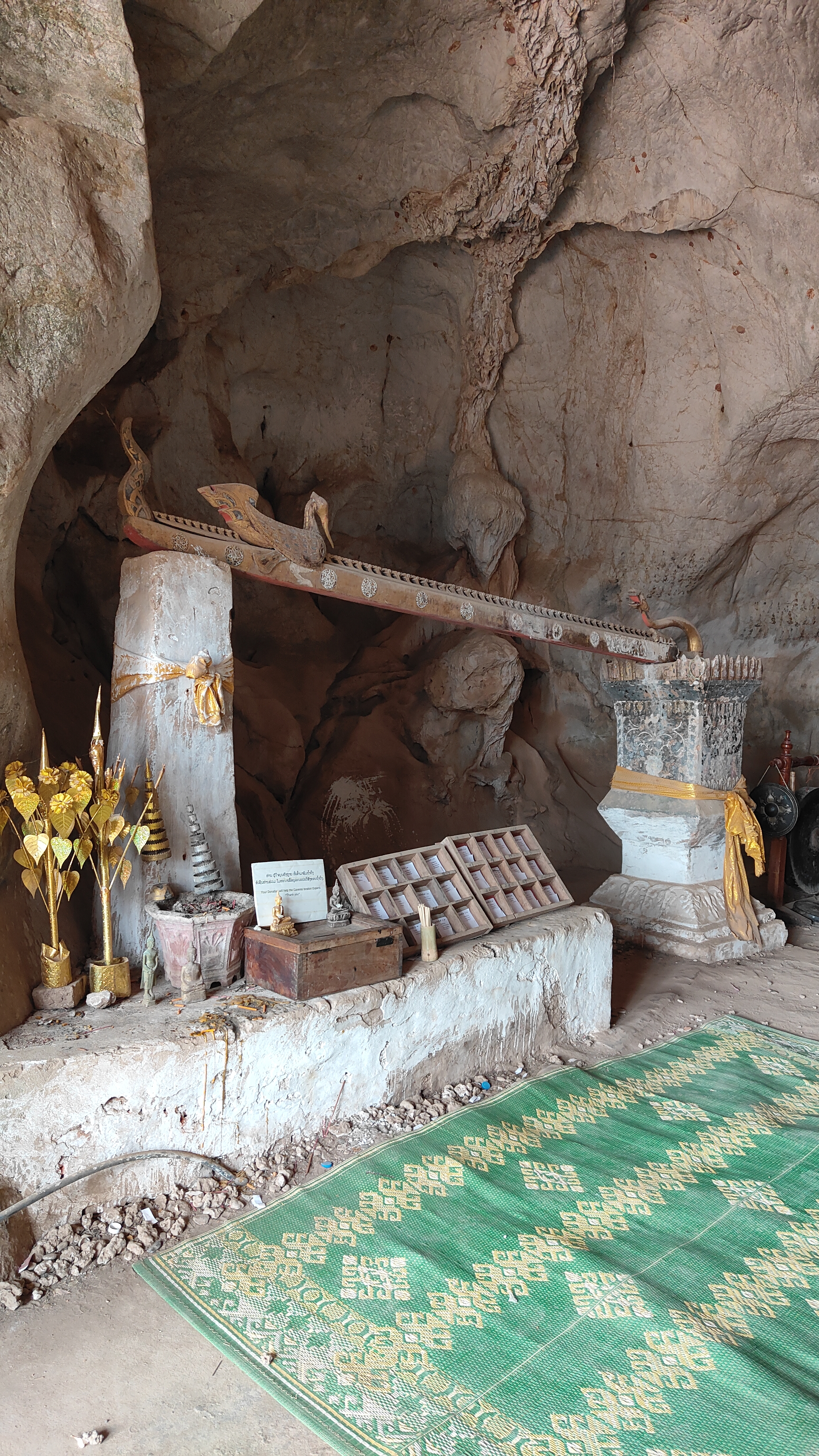 grottes de Pak Ou