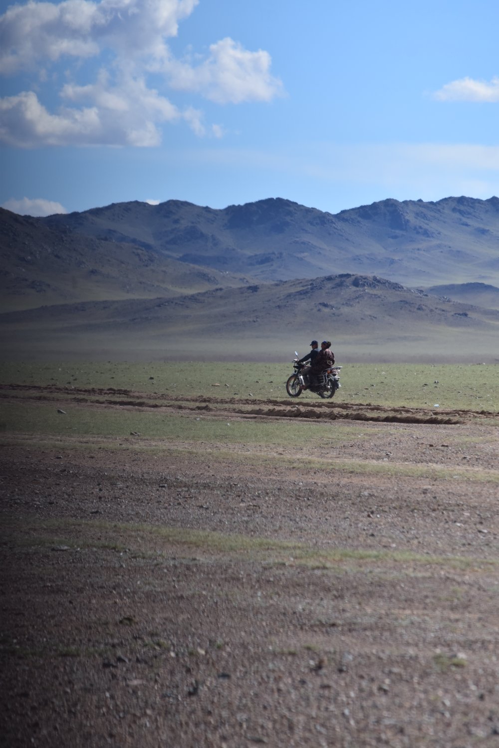 Piste steppes mongolie 