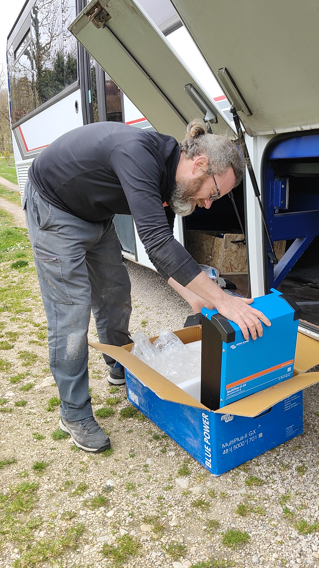 Système Victron pour gérer l’électricité dans un van aménagé autonome